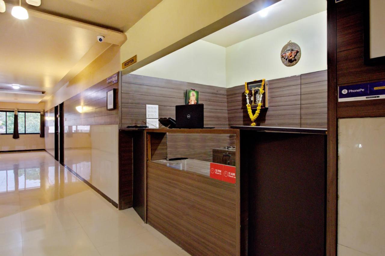 Oyo Slp013 Savan And Sapna Lodging Hotel Solapur Buitenkant foto