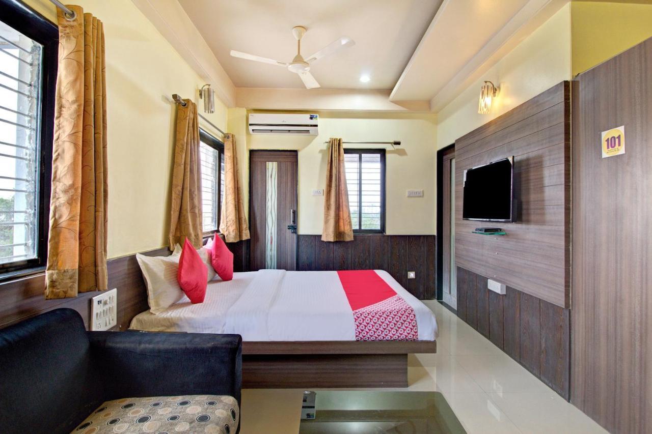 Oyo Slp013 Savan And Sapna Lodging Hotel Solapur Buitenkant foto